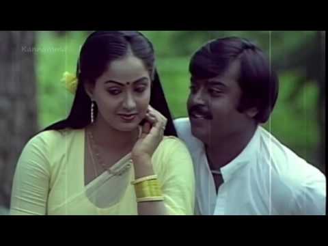 Un Paarvaiyil Oraayiram Song Lyrics