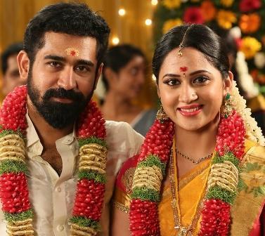 Kadavul Ezhuthum Song Lyrics