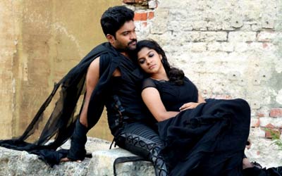 Nee Illai Endraal Song Lyrics