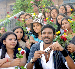 Nee Kadhalikkum Ponnu Song Lyrics