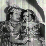 Pavala Kodiyile Lyrics — Panam Padaithavan