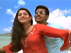 Ennamo Nadakkirathe Song Lyrics