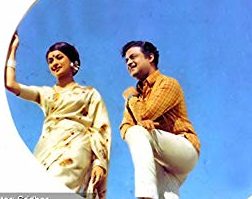 Mangayaril Maharani Song Lyrics