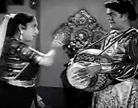 Kanne Unnaal Naan Adaiyum Song Lyrics