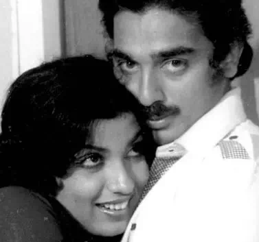 Aazhakadalil Song Lyrics