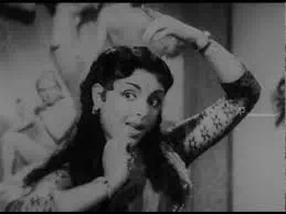 Malaril Madhu Edharkku Lyrics — Kalathur Kannamma