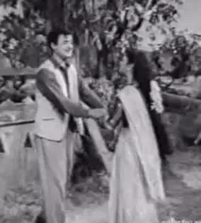 Vaasamigum Malar Cholaiyile