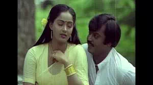 Un Paarvaiyil Oraayiram