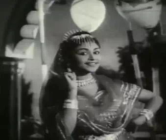 Vetri Petra Maamanukku Lyrics — Ellorum Innaattu Mannar