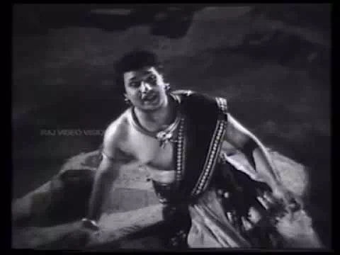 Kan Kavarum Silaiye Song Lyrics