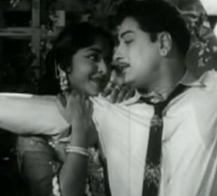 Iravinile Yenna Vizhippu Song Lyrics