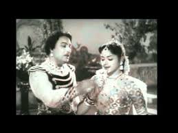 Nilavodu Vaanmugil Song Lyrics