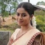 Unnai Paarkama Lyrics — Jannal Oram