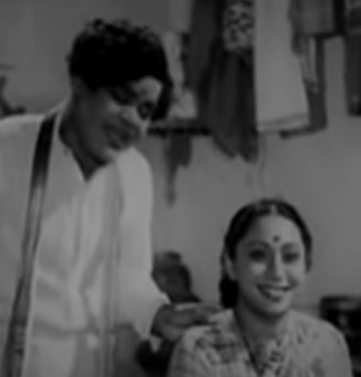 Panakkaarar Thaedugira Inbam Song Lyrics