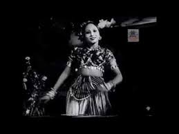 Maamayilena Nadamaaduraal Song Lyrics