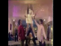 Ulagam Namadhu Veedendru Sollungal Song Lyrics