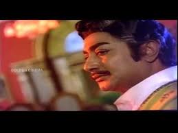 Pattadhellaam Podhumaa Song Lyrics