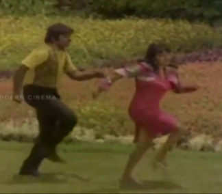 Muthukkal Pathikkatha Kannil Song Lyrics