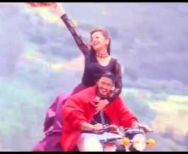 En Manadhai Kollaiyadithavalae Song Lyrics