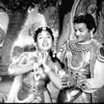 Aadaikatti Vantha Nilavo Lyrics — Amuthavalli