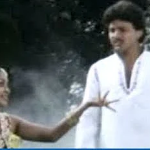 Maniyosaiyum Kai Valaiyosaiyum Lyrics — Antha Rathirikku Satchi Illai