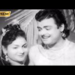 Un Kannil Aadum Song