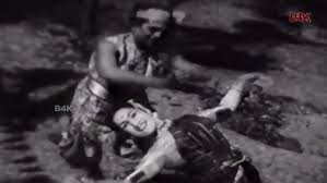 Kandha Un Vaasalile Song Lyrics