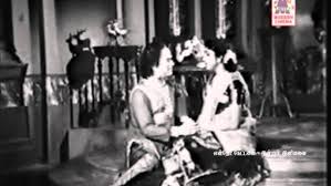 Konji Pesum Song Lyrics