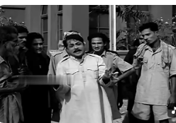 Kaiyile Vaanginen Paiyile Podalai Song