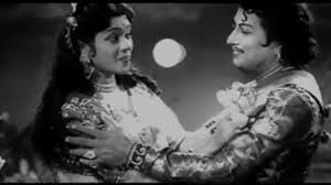 Nilavenna Pesum Song